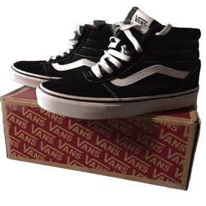 Women’s Vans Hightop Sneaker Black Size 8